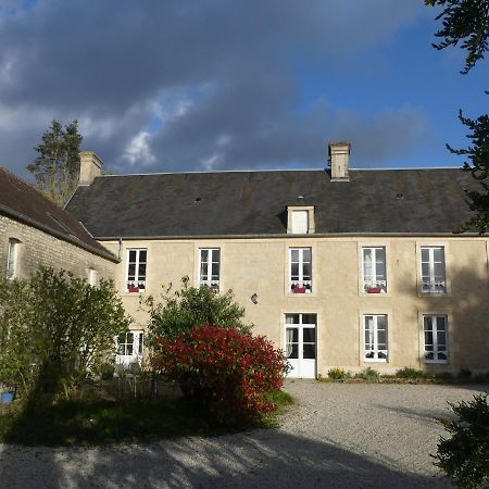 Bed and Breakfast Domaine De La Cour Vautier Mandeville-en-Bessin Esterno foto