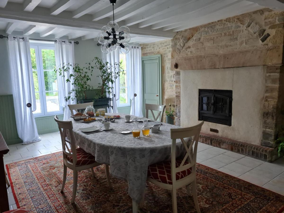 Bed and Breakfast Domaine De La Cour Vautier Mandeville-en-Bessin Esterno foto