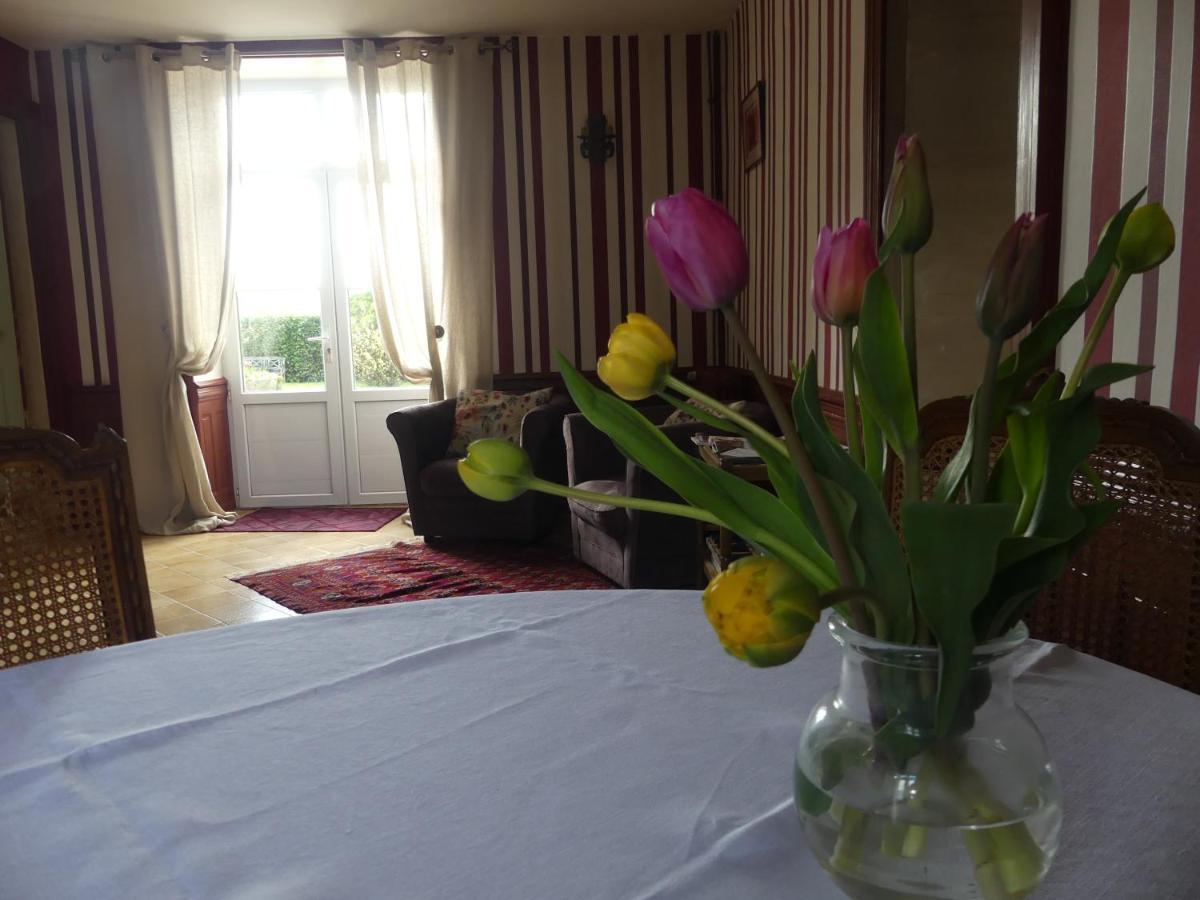 Bed and Breakfast Domaine De La Cour Vautier Mandeville-en-Bessin Esterno foto