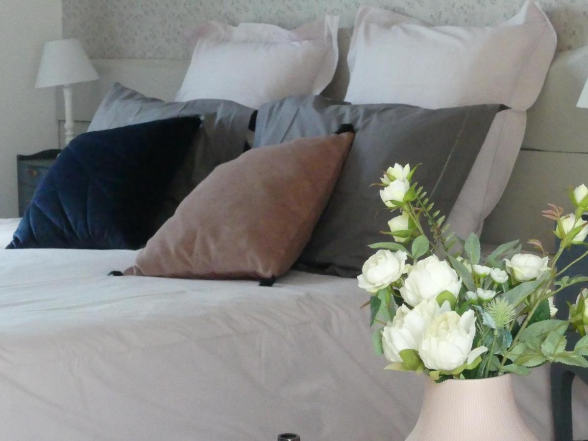 Bed and Breakfast Domaine De La Cour Vautier Mandeville-en-Bessin Esterno foto