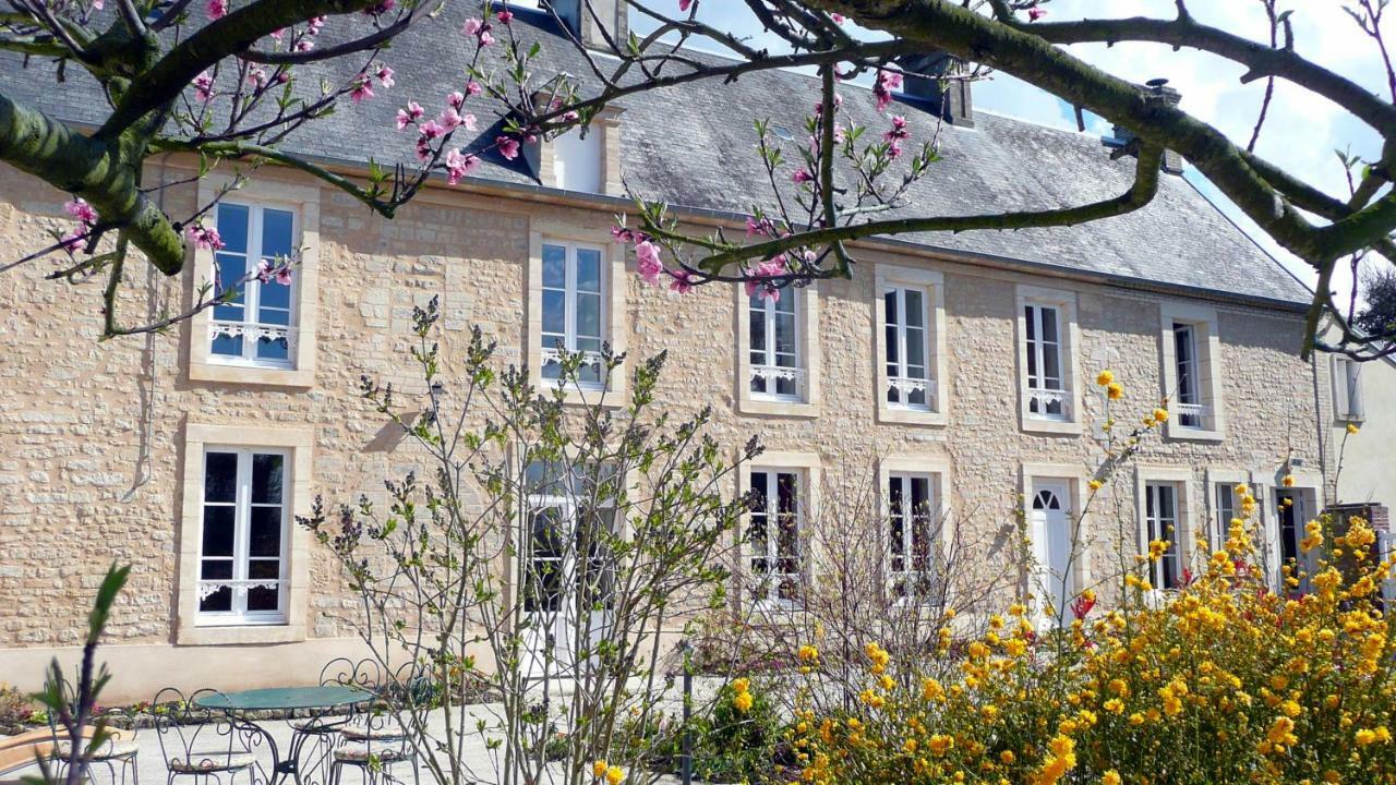 Bed and Breakfast Domaine De La Cour Vautier Mandeville-en-Bessin Esterno foto