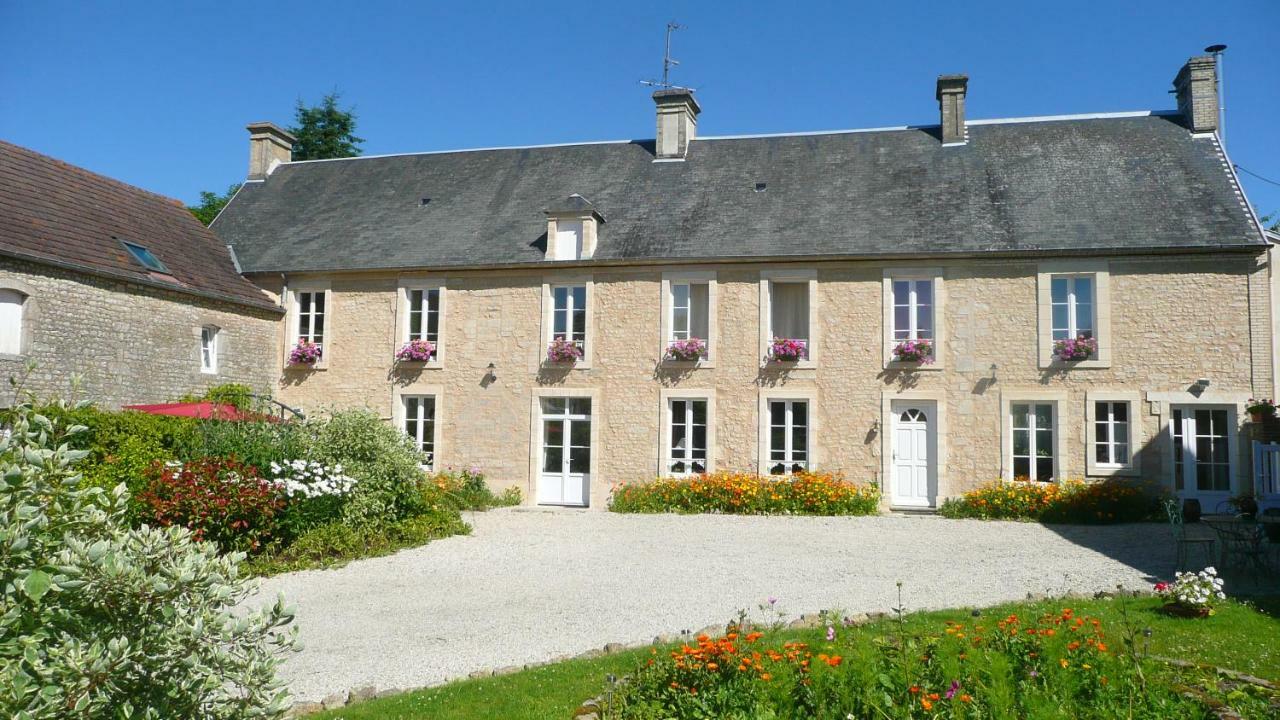 Bed and Breakfast Domaine De La Cour Vautier Mandeville-en-Bessin Esterno foto